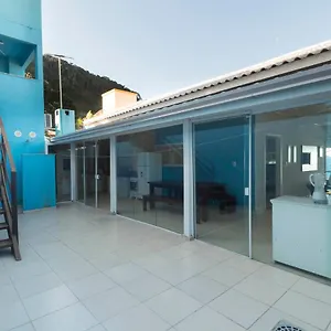 casa-com-piscina-em-morrinhos-rua-hortncia.santa-catarina-brasil.com/